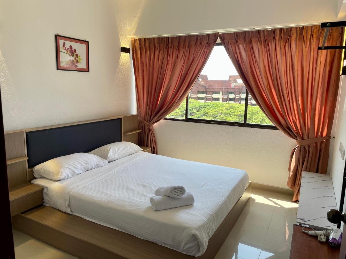 The Ferringhi Seaview Apartment Бату Феринги Екстериор снимка