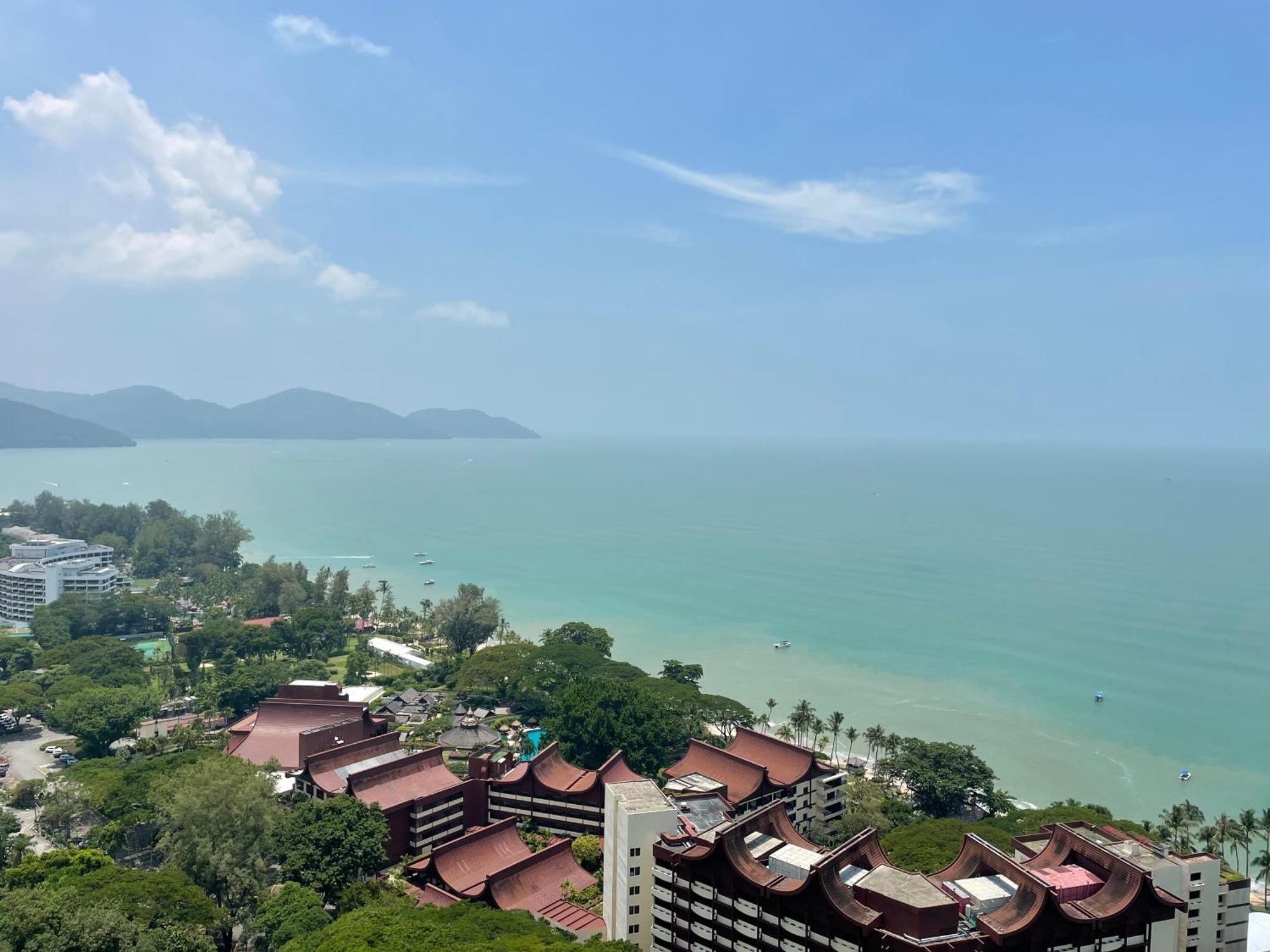 The Ferringhi Seaview Apartment Бату Феринги Екстериор снимка