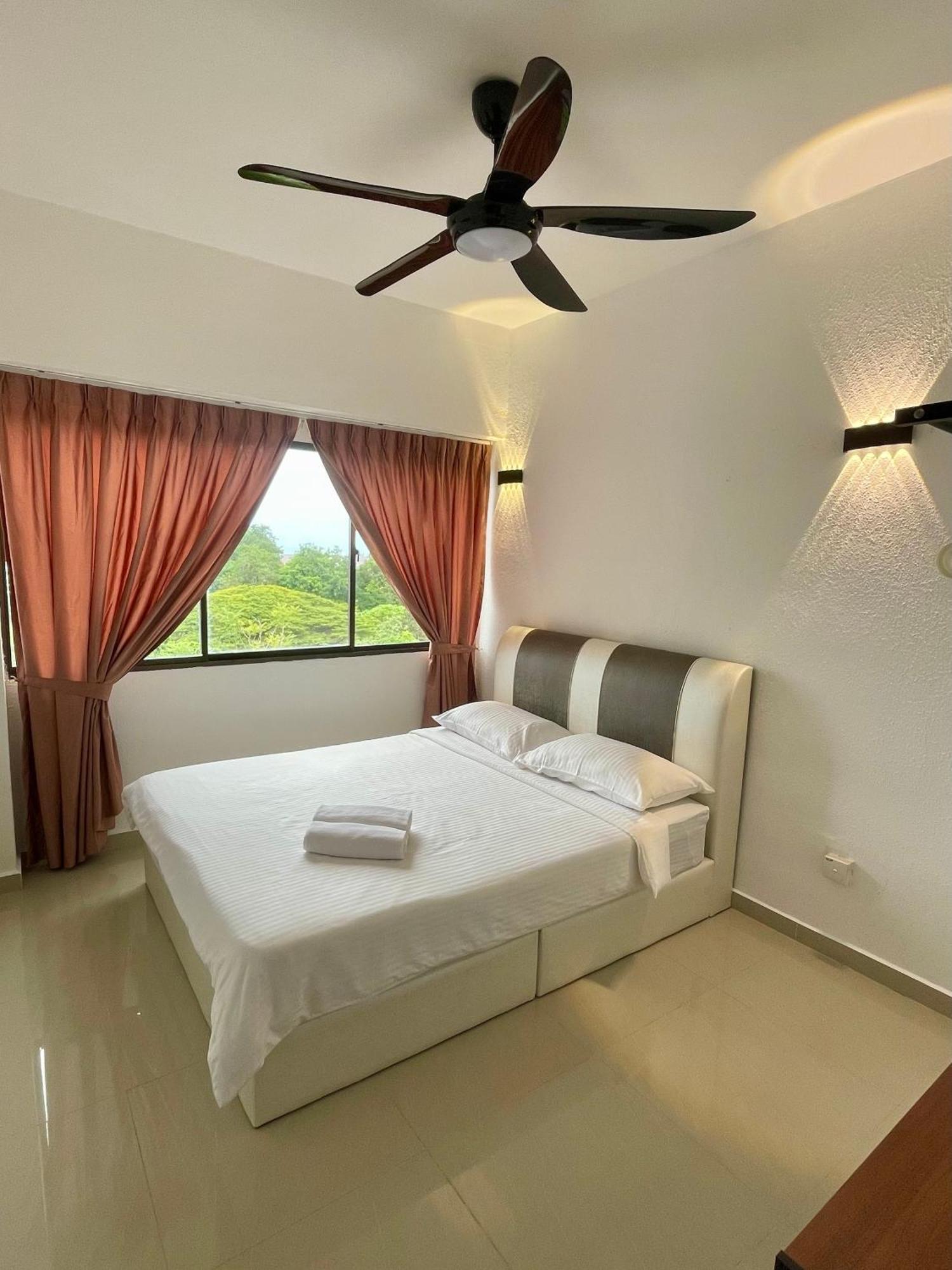 The Ferringhi Seaview Apartment Бату Феринги Екстериор снимка